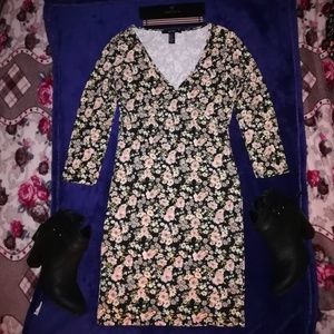 Floral Long-sleeved V-neck Dress